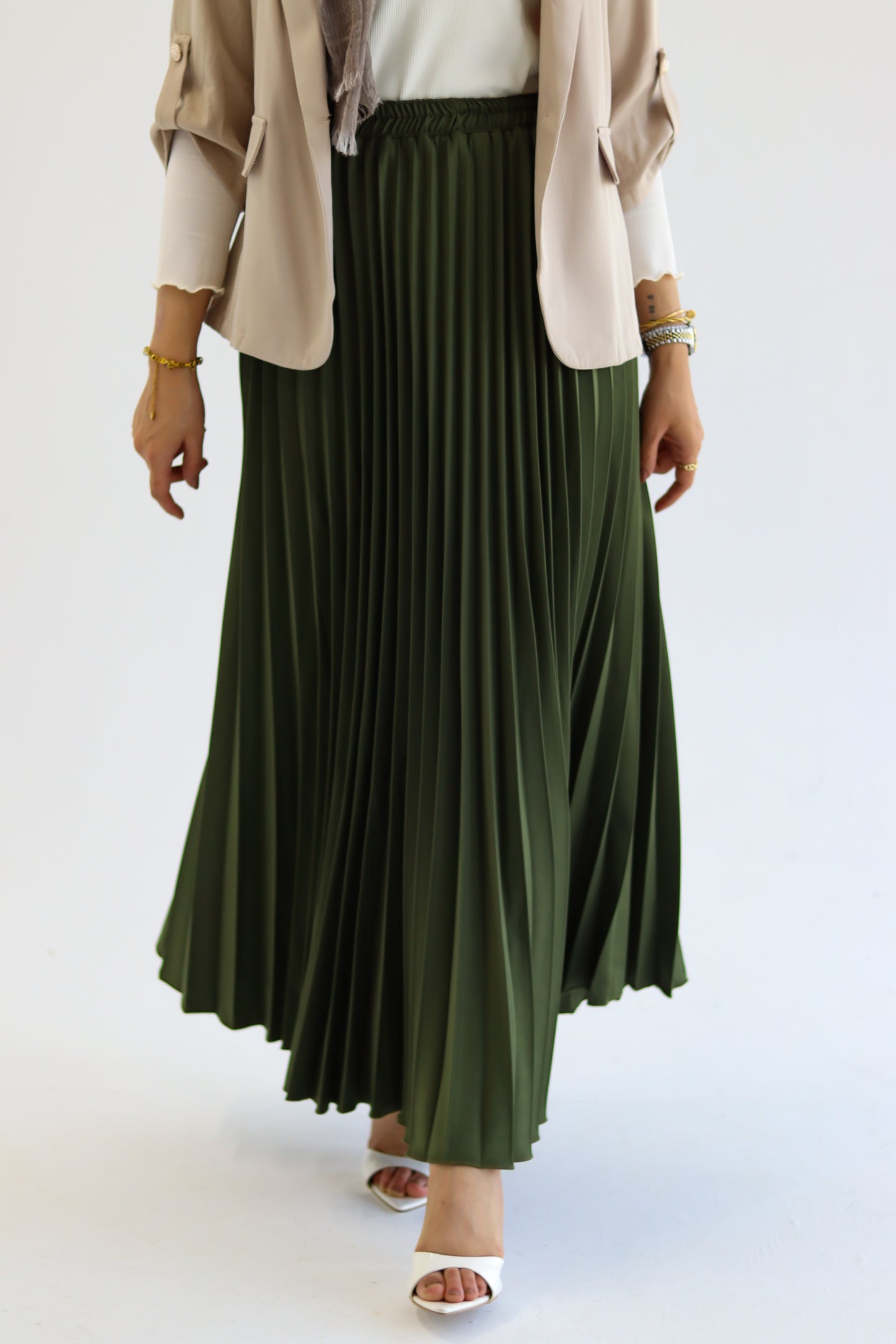 Lina - Pleated Skirt in Olive