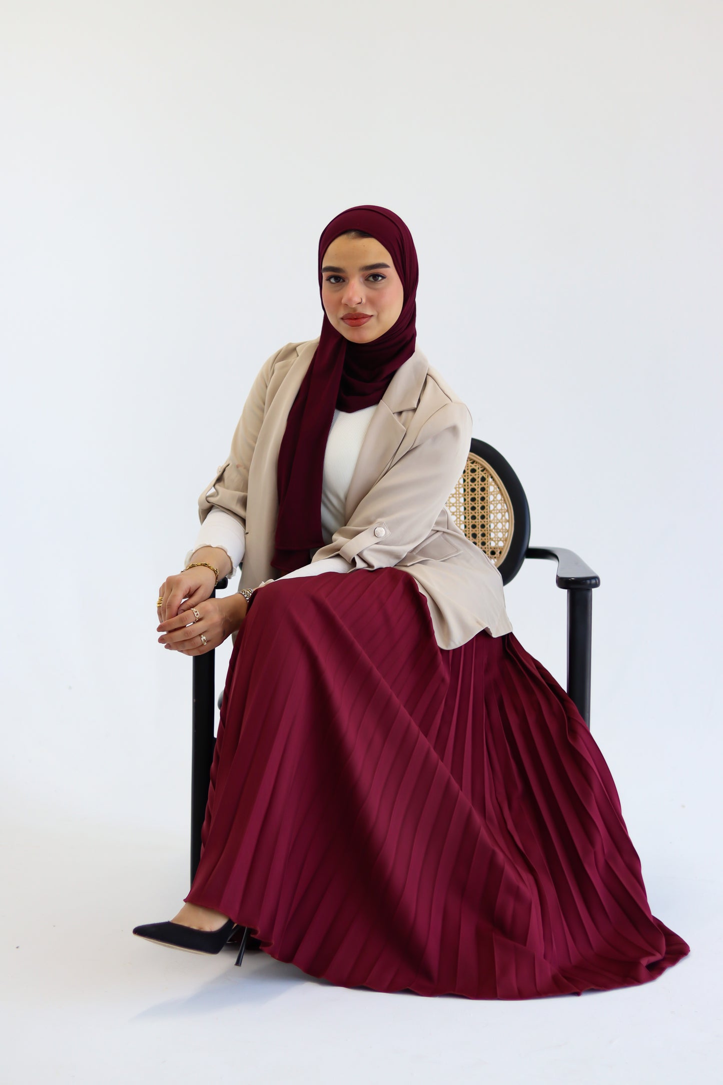 Lina - Pleated Skirt in Burgundy