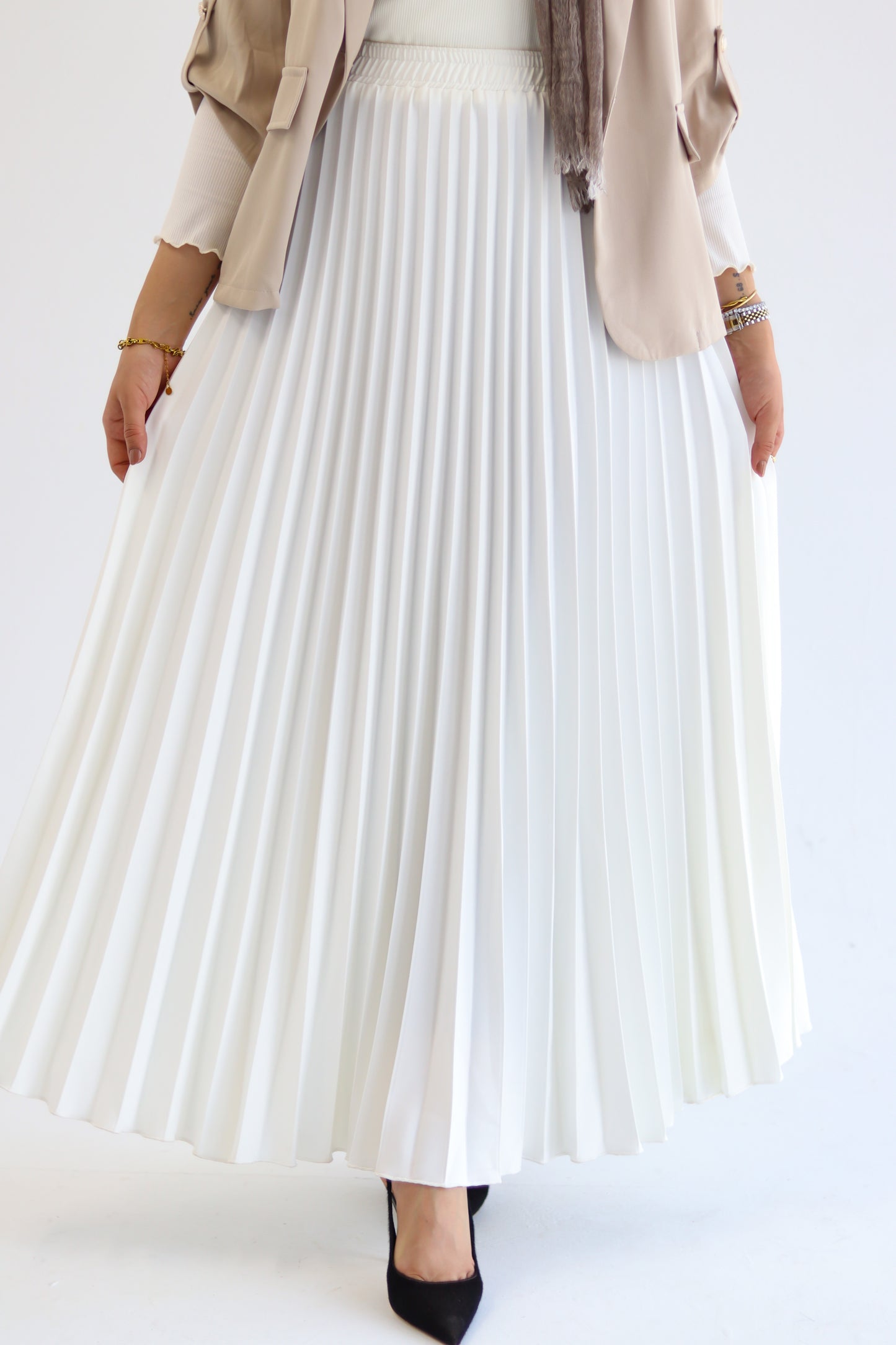 Lina - Pleated Skirt in White